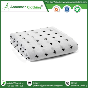 Couverture d'emmaillotage pour bébé en coton mousseline certifié GOTS |   Couverture d'emmaillotage personnalisée douce et respirante pour nouveau-né – Essentiels délicats pour bébé - Product Image 5