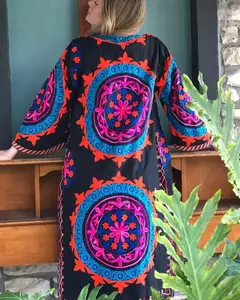 Kimonos Largos Boho Chic con Borde Libre y Bordado Suzani, Chaqueta Larga con Bordado Suzani - Product Image 1