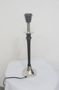 Mesa decorativa de aluminio plateado/lámpara de noche con luz fluorescente para decoración de hogar y hotel - Product Image 2