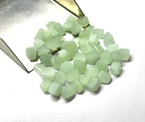 หินอเวนเจอรีนธรรมชาติเกรด AAA หินหยาบสีเขียวอ่อนแบบหลวมความสูง8มม. สำหรับการทำเครื่องประดับขายส่ง - Product Image 4