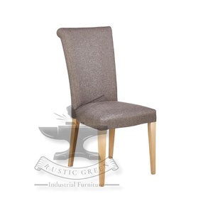 Chaise de salle à manger moderne en bois et tissu à dossier long - Product Image 1