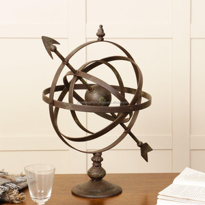 จักรราศีโบราณโลหะทรงกลมสีด้วยการเคลือบผงสีน้ำตาลการตกแต่ง Astrolabe ทะเลทะเลโต๊ะทรงกลม