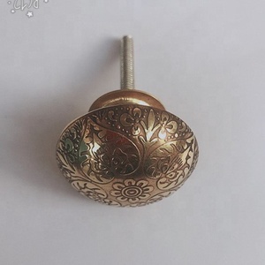 Lametierartz Bouton de meuble rond auto-adhésif en laiton martelé fait main, motif paon Art Déco, écologique, pour tiroir et armoire, usage intérieur - Product Image 2