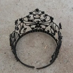Metal Vintage Crown Black