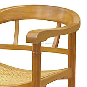 Chaise de bureau en bois massif avec accents en rotin Fauteuil en bois élégant - Product Image 2