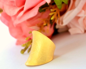 แหวนวงนิรันดร์ชุบทองคำขาว 24K ลายโค้งเว้า ประดับเพชรซิร์คอนทรงเจ้าหญิง สไตล์วินเทจ ธีมศาสนาคริสต์ - Product Image 2