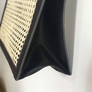 กระเป๋าหนังสานหวายสไตล์โบโฮสีดำจากเวียดนาม - Product Image 6