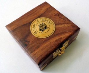 เข็มทิศทองเหลืองการเดินเรือโบราณในกล่องไม้ของตกแต่งทะเลแนววินเทจใช้เป็นของตกแต่งสำหรับห้องนั่งเล่น - Product Image 3