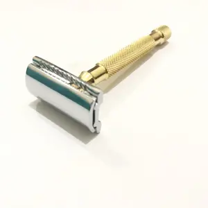 Maquinilla de afeitar de seguridad dorada de doble filo, con logotipo personalizado - Product Image 1