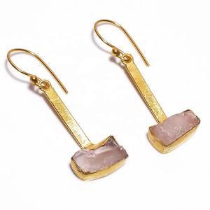 Vente en gros de boucles d'oreilles pendantes mode de style bohème indien Quartz rose scintillant pierres précieuses en laiton véritable plaqué or personnalisé - Product Image 1