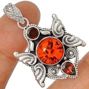 Hermoso colgante de búho de plata 925 con piedras preciosas de granate rojo Estilo lindo ODM OEM Proveedor para joyería Regalo de cumpleaños - Product Image 1