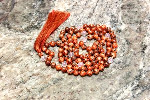 2023 Vente Chaude Agate De Feu 108 Yoga Mala Perles Collier Gland Mala Guérison Naturelle Cristal Perle Bijoux Idée Cadeau Parfait - Product Image 3