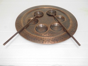 ถาดเสิร์ฟอาหารโลหะทองแดงโบราณดีไซน์ใหม่หรูหราถาดเสิร์ฟพร้อมช้อนและแก้ว - Product Image 6