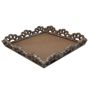 Bandeja de servicio de madera de mango artesanal artística, uso multiusos cuadrado, fabricante exportador a precio barato - Product Image 1