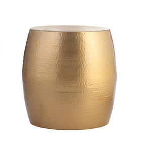 Mesa de centro decorativa dorada hecha de aluminio de alta calidad para decoración del hogar y decoración de oficina - Product Image 1