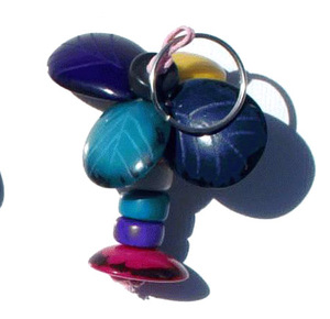 Porte-clés perlé naturel fait à la main mignon Tagua perles dans l'île tropicale thème accessoires en peluche pour cadeau en gros de l'Équateur - Product Image 1