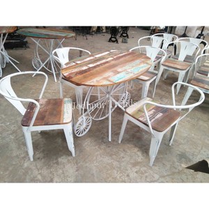 Table de café et de restaurant en fer vintage avec dessus en bois récupéré ensemble de tables à manger au design antique chaises réglables utilisation de meubles - Product Image 1