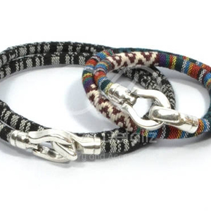 Pulsera étnica verde, pulsera tejida de doble vuelta Hecho a Mano Mágico - Product Image 1