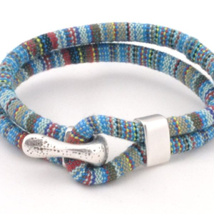 Pulsera étnica en tonos azules, pulsera tejida multicolor Hecho a Mano Mágico - Product Image 1