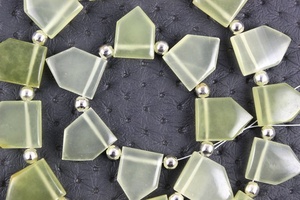 Facettes en forme de pentagone, Agate verte naturelle, fabrication de bijoux, idées de bricolage, fabrication en gros - Product Image 3