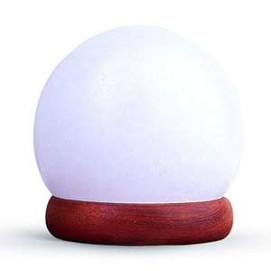 Esfera de lámpara de sal del Himalaya hecha a mano rojo rosa blanco forma redonda tallada estilo Ángel ecológico con embalaje Sian Enterprises - Product Image 5