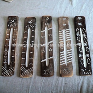 Quemadores de incienso de madera de mango quemada, tallados a mano en India por Laxmans, diseños variados para uso religioso diario, venta al por mayor. - Product Image 4