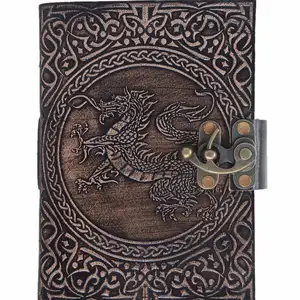 Celtic antique dragon gravado em couro, cobertura diário escrita caderno feito à mão com latch sketch book ou diário
