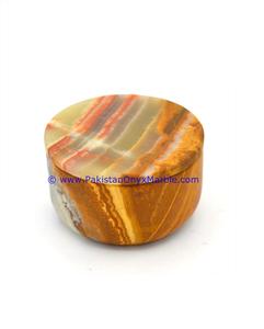 Boîte décorative en marbre Onyx sculptée à la main Cadeaux in Love Style Stone Collection à vendre - Product Image 1