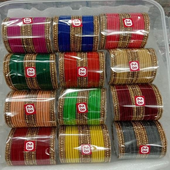 फैशन चूड़ी सेट बहु रंग भारतीय सुंदर चूड़ी बॉक्स में उपलब्ध सभी आकार बच्चे  और बच्चों