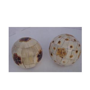 Bolas decorativas de mosaico de hueso con diseños disponibles en todos los tamaños y colores, Bola de hueso para decoración del hogar - Product Image 4