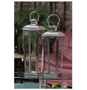 Elegante Portavelas de Acero Inoxidable y Metal Pulido Hecho a Mano, Apto para Bodas, con Vidrio para Iluminación - Product Image 1