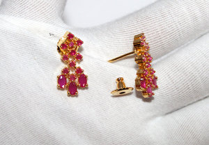 32.14gm A + Très belles boucles d'oreilles, pendentifs et colliers plaqués or rubis - Product Image 5