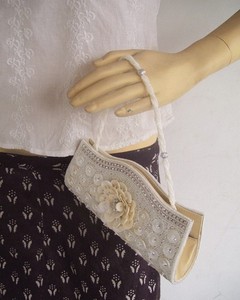 Bolso de Mano Lowellcraft de Diseño Moderno para Mujer, Hecho a Mano con Cuentas de Concha, con Correa de Cadena y Cierre de Solapa, Capacidad de hasta 1L - Product Image 5