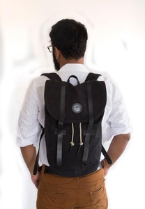 Mochila unisex de lona encerada de estilo bohemio y cuero genuino con cierre de cuerda, patrón de caramelo, atractivo unisex - Product Image 4