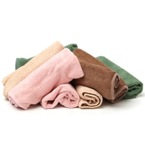 Pequeños juegos de toallas de baño para la exportación en hermosos colores Nuevo diseño liso Toalla de baño de calidad suave para el baño al por mayor en la India - Product Image 1