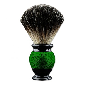 Blaireau de rasage noir avec poignée en métal peint texturé Outil de rasage de qualité supérieure - Product Image 4