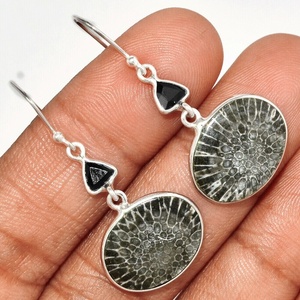 Belles boucles d'oreilles en argent sterling 925 corail noir et pierre précieuse d'onyx noir boucles d'oreilles bijoux pour femmes fournisseur OEM ODM - Product Image 1