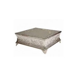 Fabricante Mayorista Soporte de pastel de metal con molde redondo de resina Diseño de lujo Juego de herramientas para hornear Caja de embalaje - Product Image 1