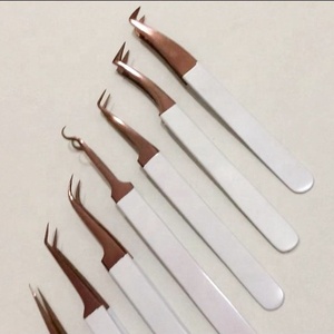 แหนบขนตาสีโรสโกลด์ที่มีคุณภาพสูงที่เกี่ยวด้ามจับที่แข็งแรงทำจากสเตนเลสที่ผ่านการทดสอบด้วยมือแบบยั่งยืน - Product Image 4