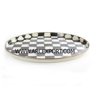 Bandeja de servicio de diseño de ajedrez único recién llegado hecha de bandeja de servicio de metal bandeja de servicio de té y café vintage al precio más bajo - Product Image 1