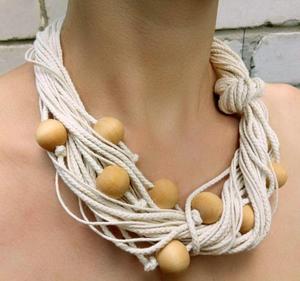 collier en coton blanc fait main Happiness - Product Image 1