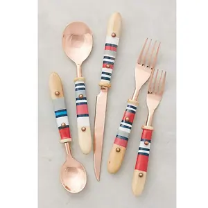 Thanh Lịch Rose Gold Thép Không Gỉ <span class=keywords><strong>Flatware</strong></span> Set Với Đầy Màu Sắc Sinh Thái Thân Thiện Với Tay Cầm Bằng Gỗ Lý Tưởng Cho Doanh Nghiệp Quà Tặng Công Ty - Product Image 1