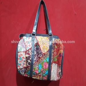 Banjara-Bolsos de cuero con diseños - Product Image 2