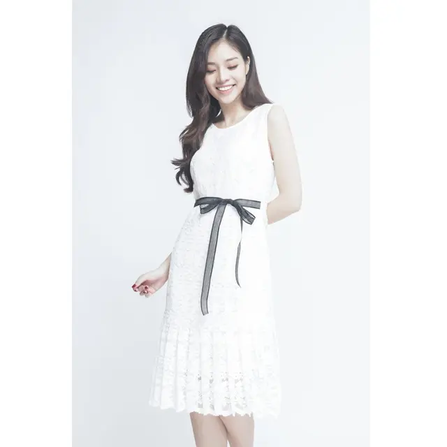 White lace fiscal dress for women