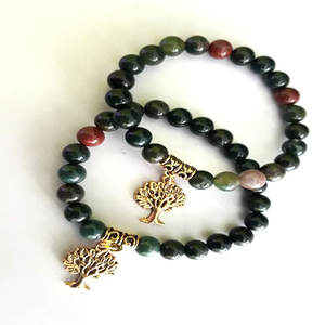 Pulsera de piedras preciosas naturales, Piedra en sangre, cristales curativos grabados, símbolos de Usui Reiki, energía positiva - Product Image 1