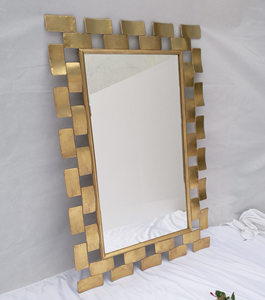 Specchio da Parete Rettangolare con Cornice in Metallo Dorato e Design Alberghiero - Product Image 1