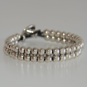   Pulsera de cuero Handmade Happiness, pulsera de diseño sencillo, pulsera con cierre de botón - Product Image 1
