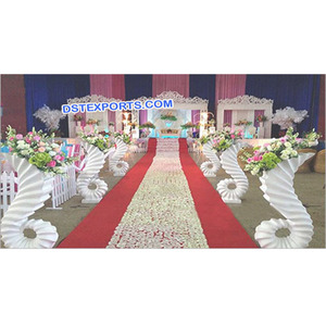Piliers de paon Aisleway pour mariage Piliers de piédestal en fibre blanche Piliers de mariage indiens en fibre sculptée WalkwayUSA - Product Image 1