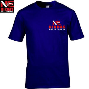 T-shirt personnalisé de couleur noire pour vacances - Product Image 3