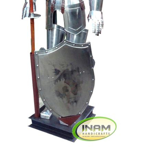 Traje de armadura de metal hecho a mano decorativo hermoso y de diseñador único con escudo de metal y espada de hacha - Product Image 2